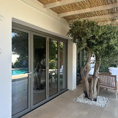 The Sunset Pavilion - Pool & 6br Бодрум