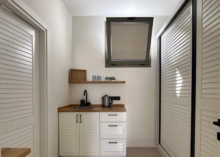 The Sunset Pavilion - Pool & 6br Villa